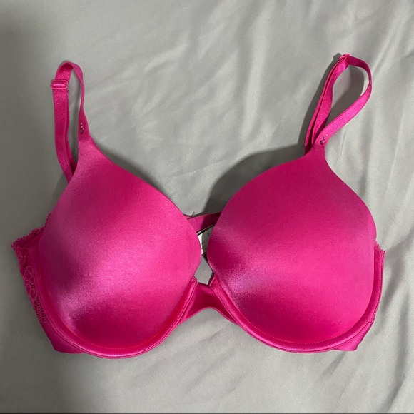 Bras - Picture 4 of 9